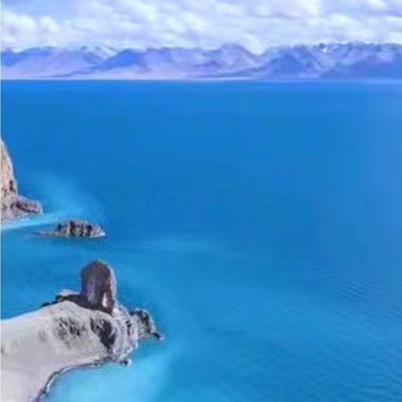 Meet your Posher, living life - Picture 2 of 8